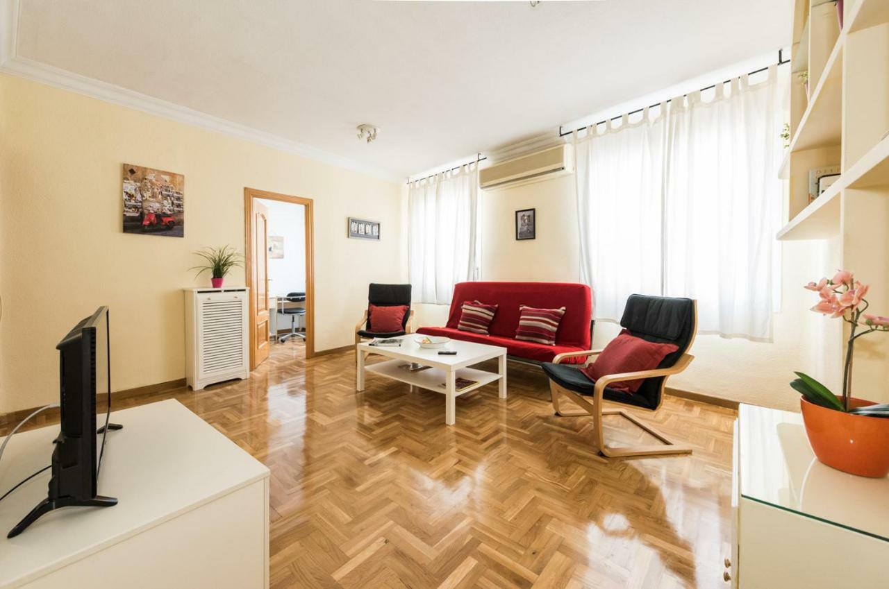Ever House Atocha Madrid Bagian luar foto