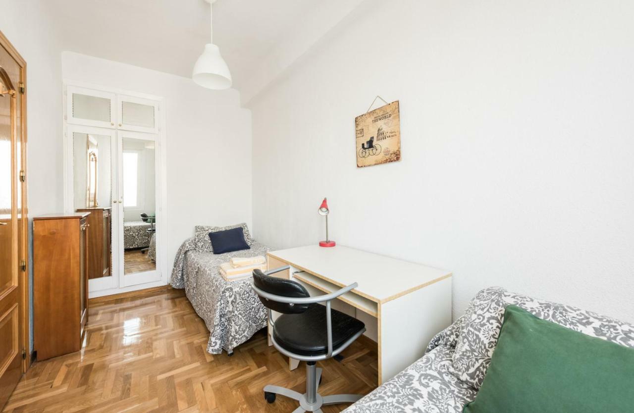 Ever House Atocha Madrid Bagian luar foto